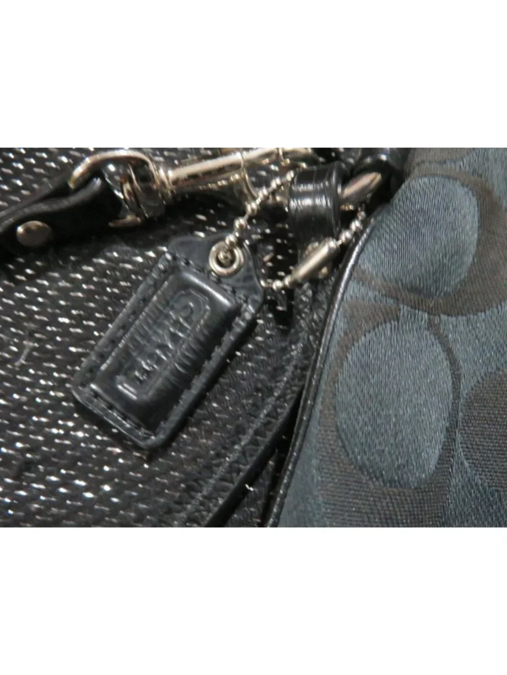 Coach Vintage Black Signature C Jacquard Canvas & Leather Wristlet & Charm Pull